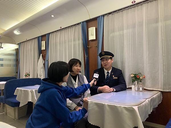 新春走基层｜春运天路之旅：沪萨列车Z164上的47小时