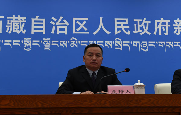 主持人：杨洪森 区党委宣传部对外传播处处长.jpg