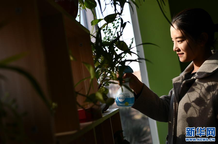 (体育·图片故事)(9)女孩踢男足!藏族姑娘在天津接续足球情