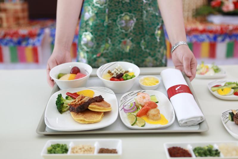 西藏航空致力于打造专业精美的机上餐食.jpg 西藏航空致力于打造专业精美的机上餐食.jpg