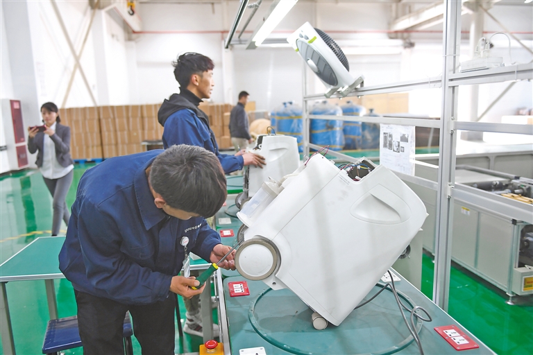 zhouh97212_s.jpg
