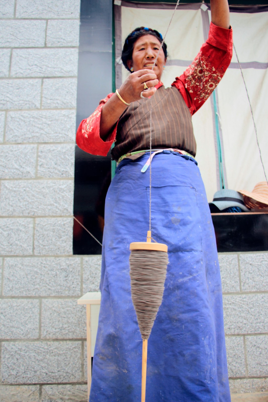 正在劳作的工人。.jpg 正在劳作的工人。.jpg