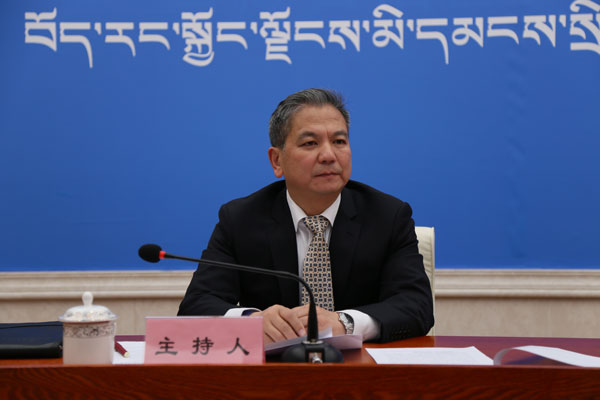 图为主持人:区党委宣传部副部长 周黎明.jpg 图为主持人:区党委宣传部副部长 周黎明.jpg