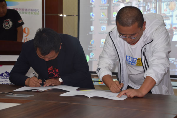 09-(2).jpg 09-(2).jpg