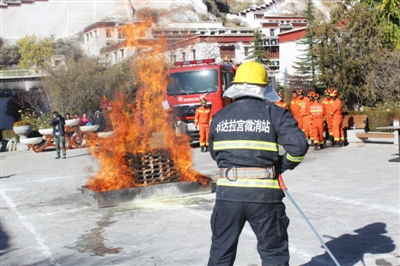 azgl9b95_s.jpg azgl9b95_s.jpg