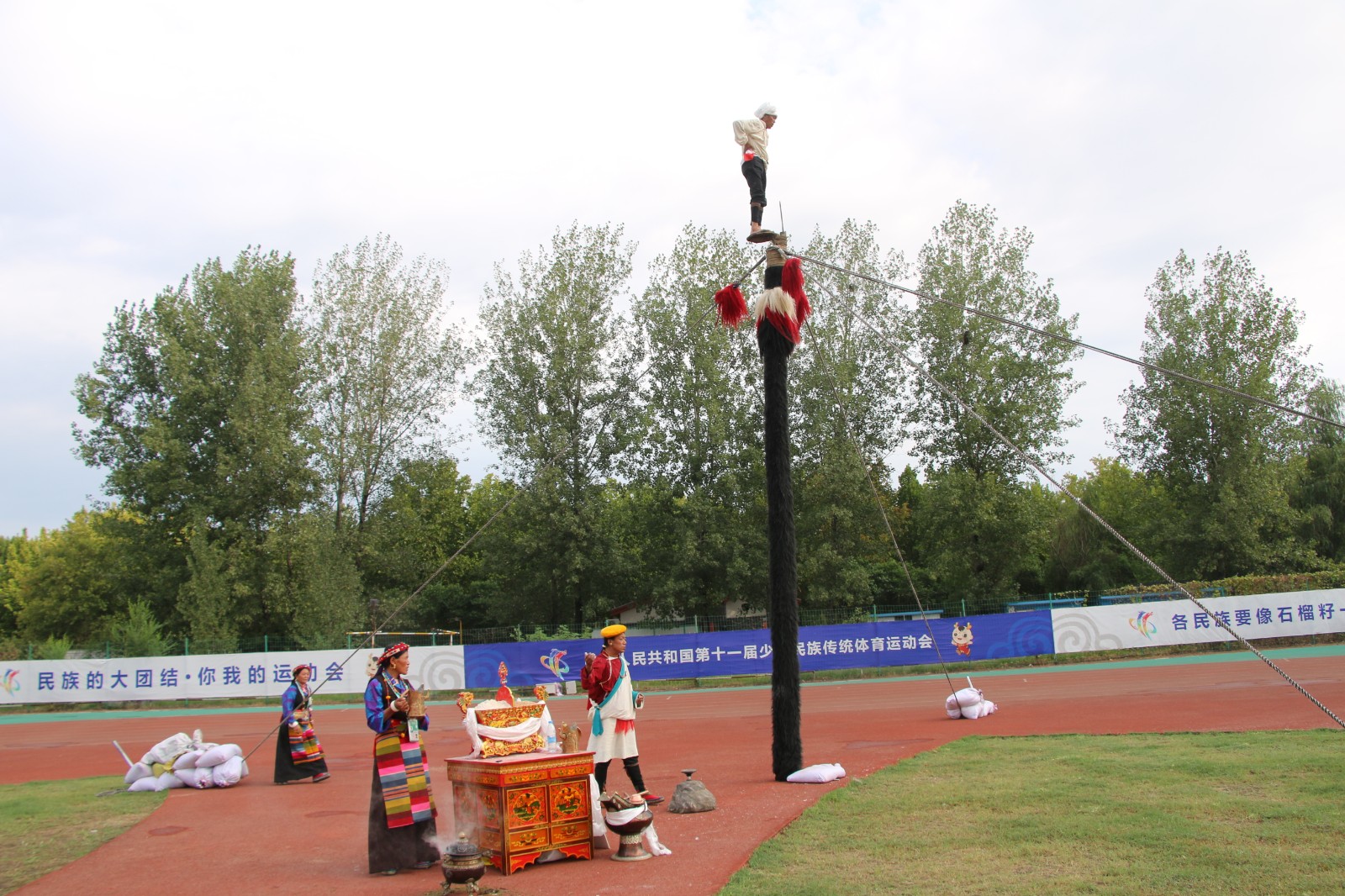 6 强杆踏许（次仁德吉摄）.JPG