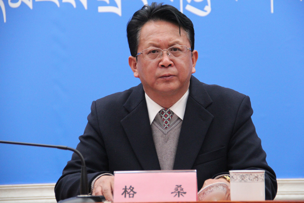 新闻发布会发言人：格桑.jpg